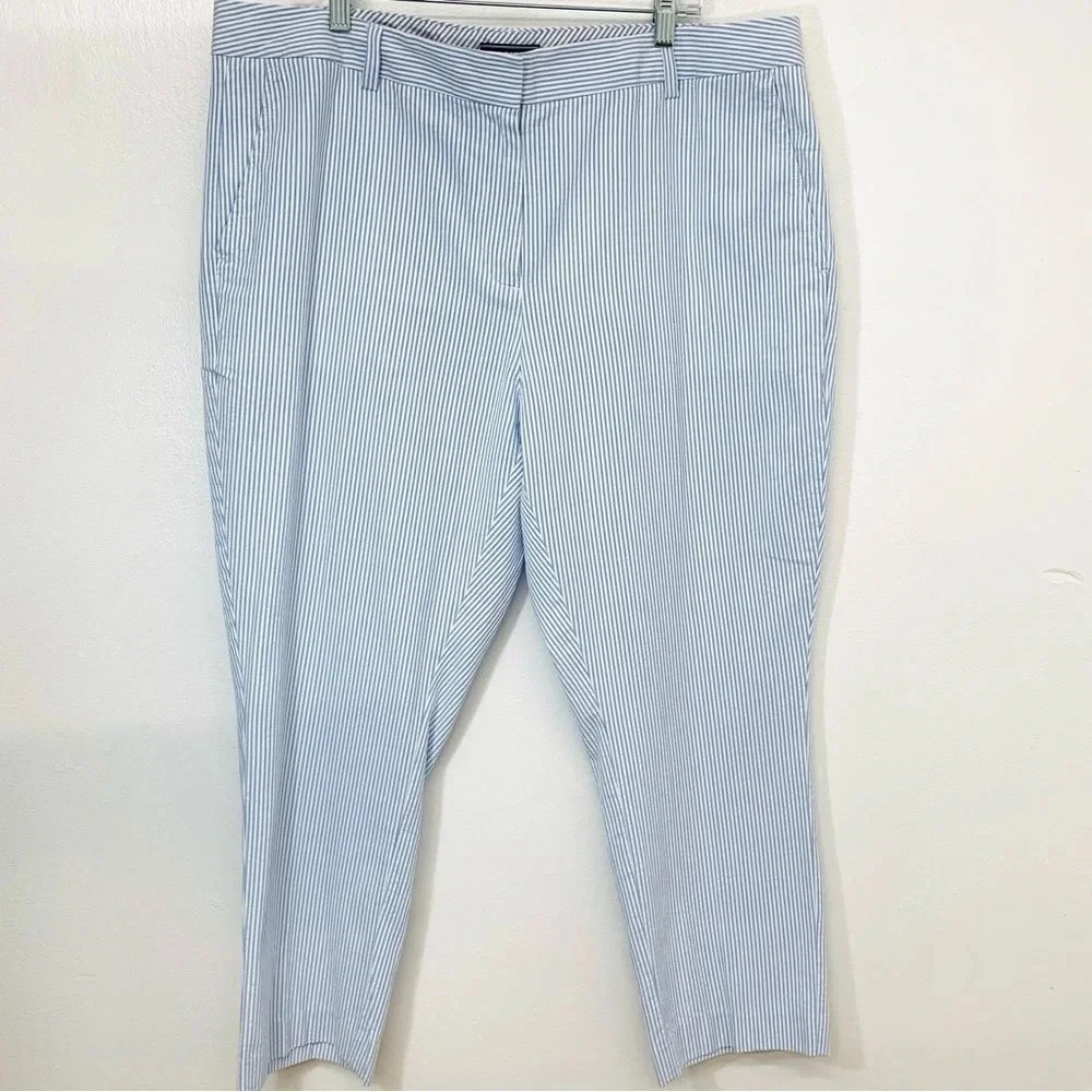 Lands End Pants Woman Size 18  Mid Rise Straight  Blue White‎ Stripe Searsucker